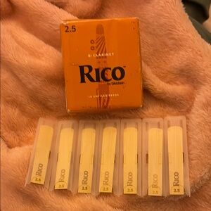 B♭ Clarinet Reeds
